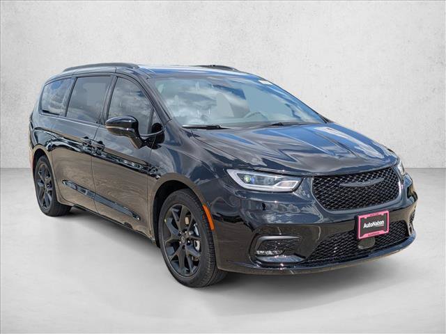 New 2026 Chrysler Pacifica Select w/ S Appearance Package FWD video 2
