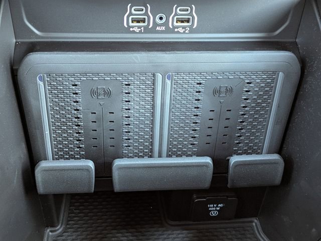 Used 2025 RAM 3500 Laramie image 31