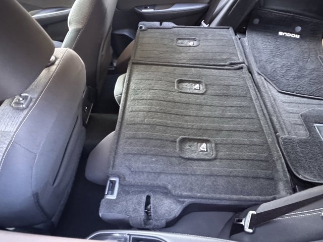 Used 2022 Nissan Rogue SV image 20