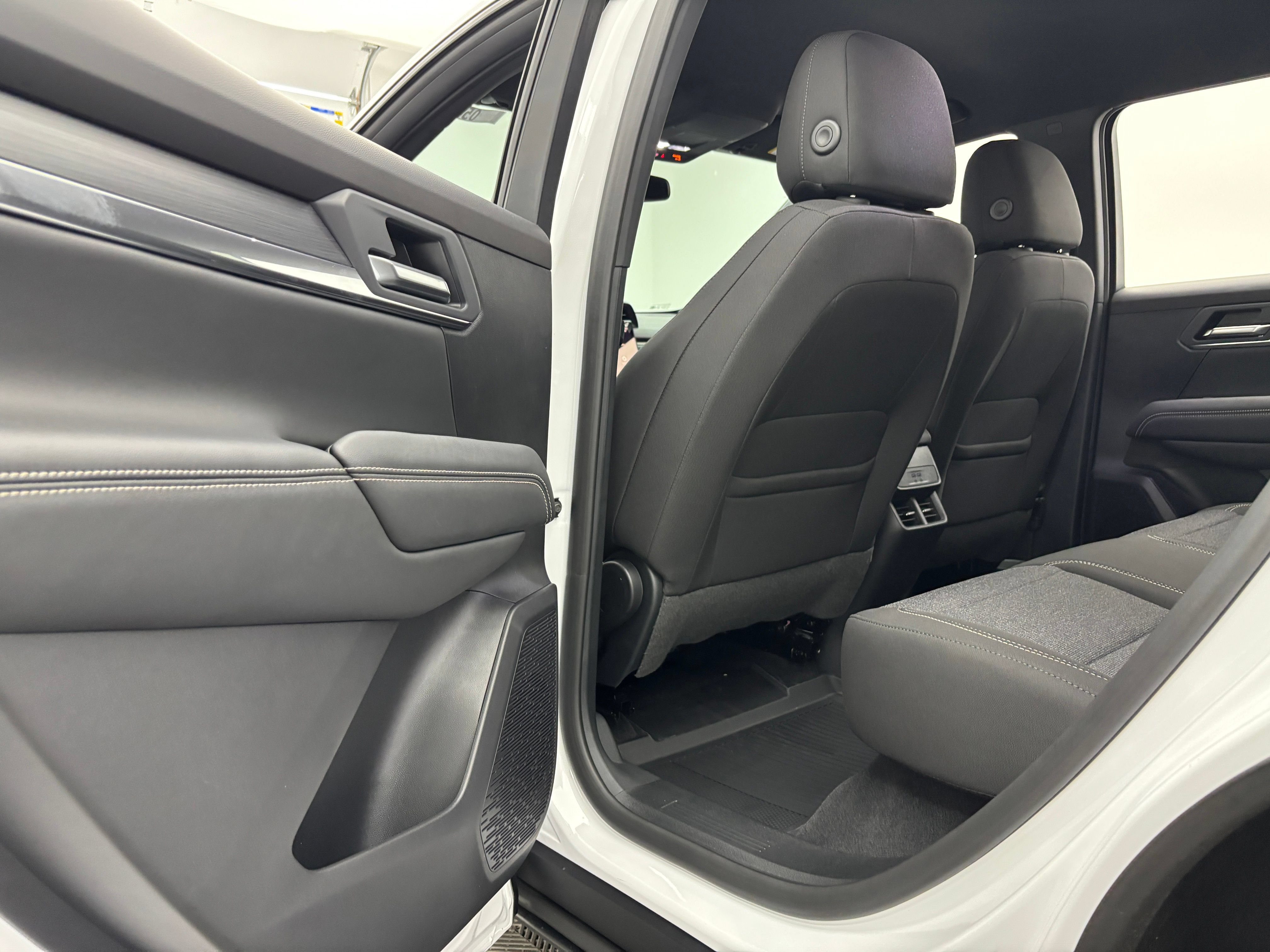 New 2027 GMC Terrain Elevation FWD image 34