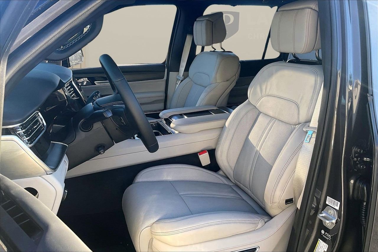 New 2026 Jeep Grand Wagoneer L Summit w/ Premium Group III image 22