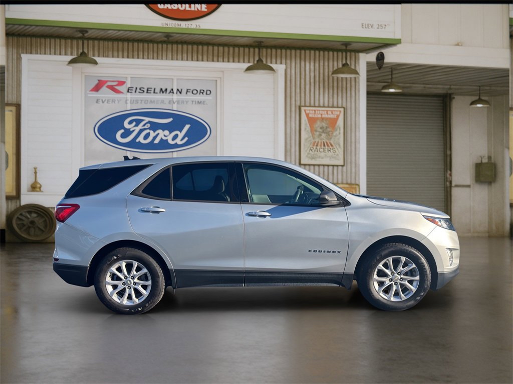 Used 2019 Chevrolet Equinox LS w/ LS Convenience Package image 7