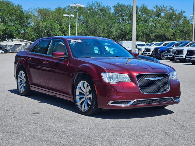 Used 2017 Chrysler 300 Limited image 3