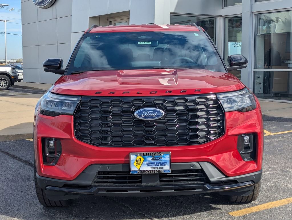 New 2026 Ford Explorer ST-Line w/ ST-Line Street Pack image 2