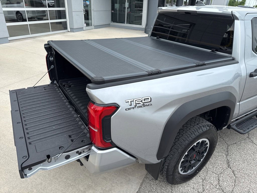Used 2024 Toyota Tacoma TRD Off-Road AWD/4WD image 17