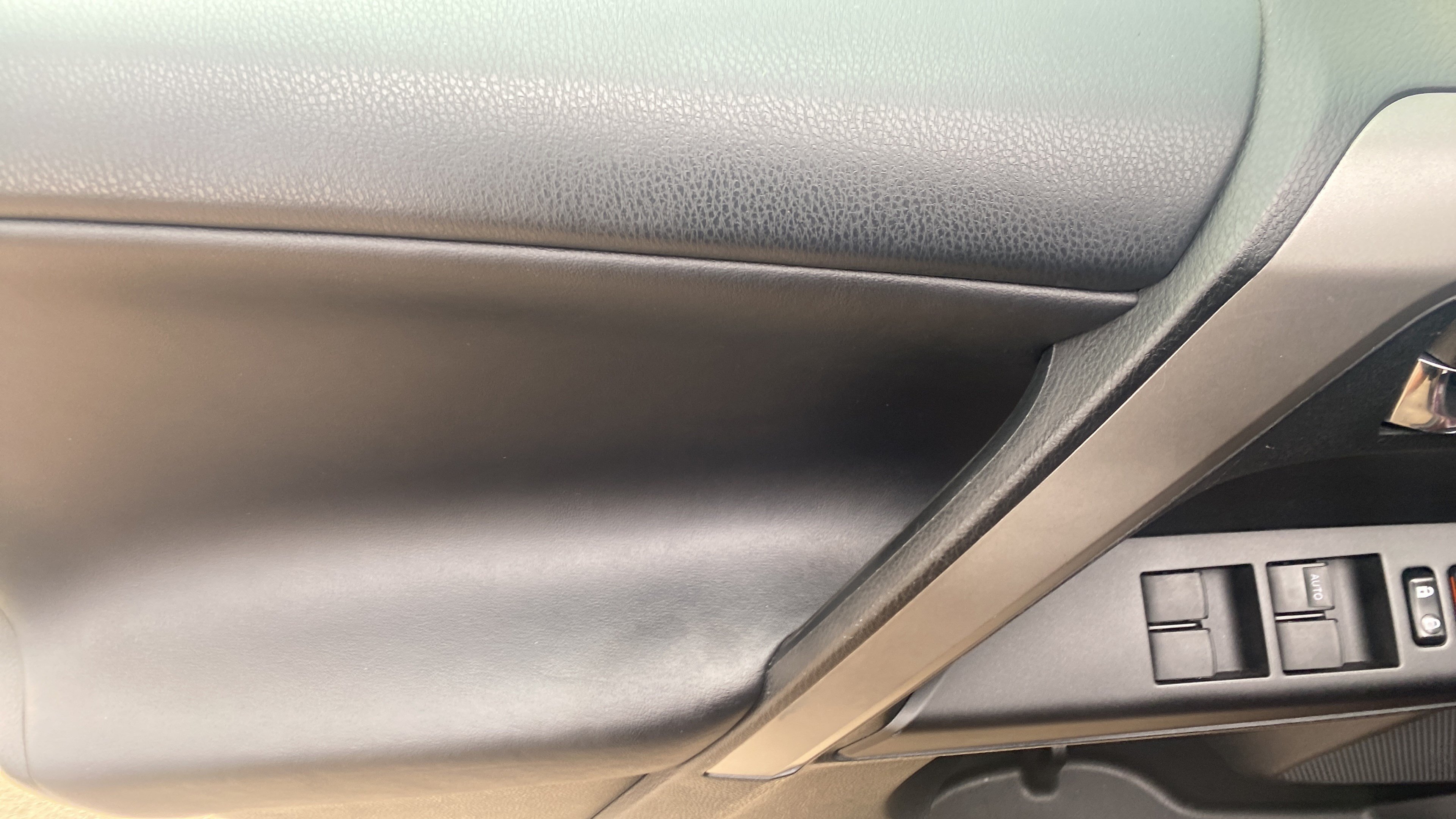 Used 2016 Toyota RAV4 XLE FWD image 11