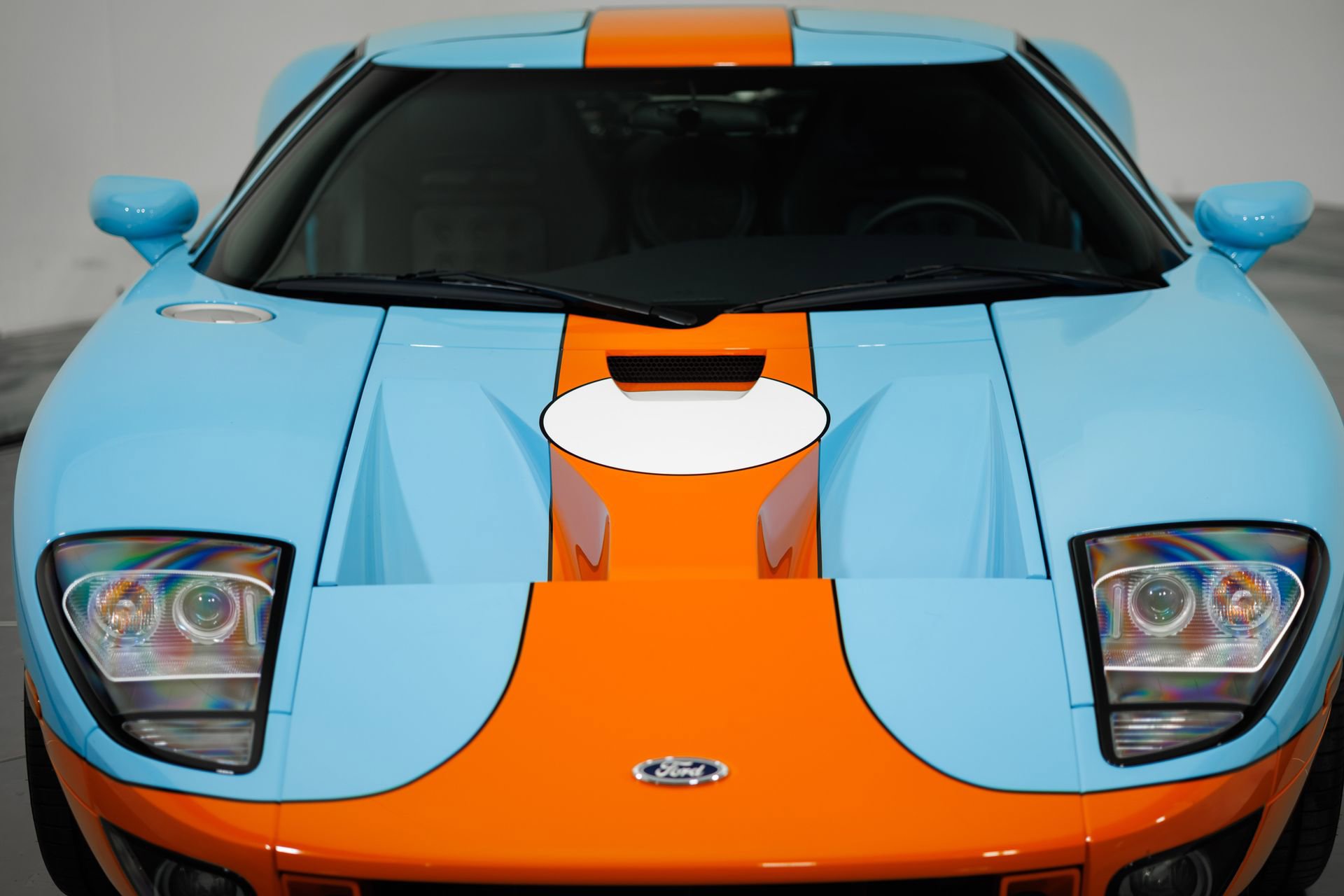 Used 2006 Ford GT RWD image 35