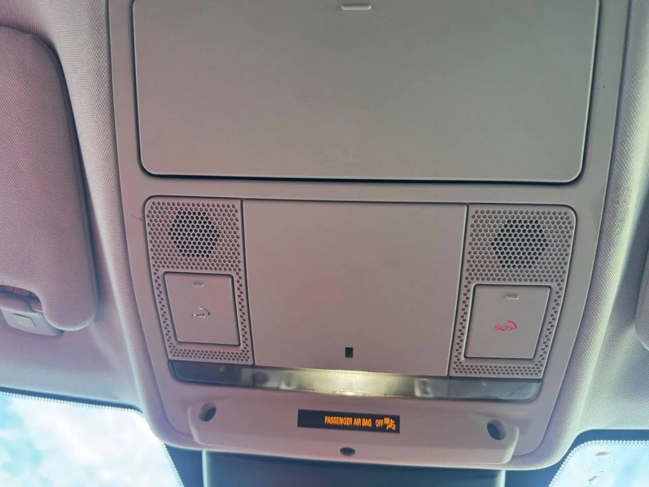 Used 2017 Land Rover Range Rover Evoque SE image 22