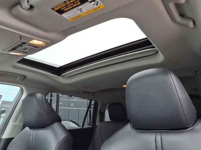 Used 2023 Toyota Highlander XLE FWD image 14