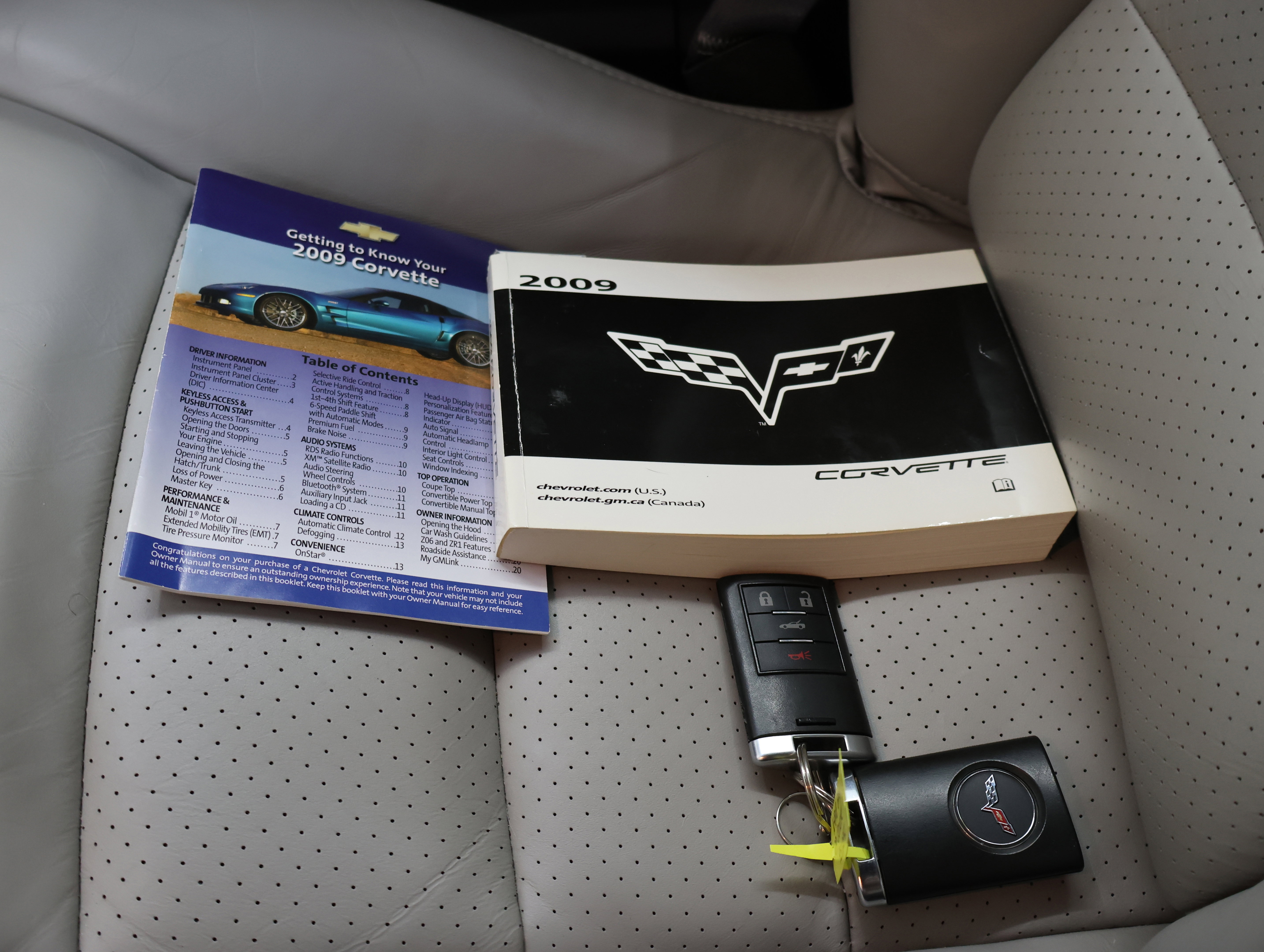 Used 2009 Chevrolet Corvette Coupe w/ Preferred Equipment Group RWD image 44
