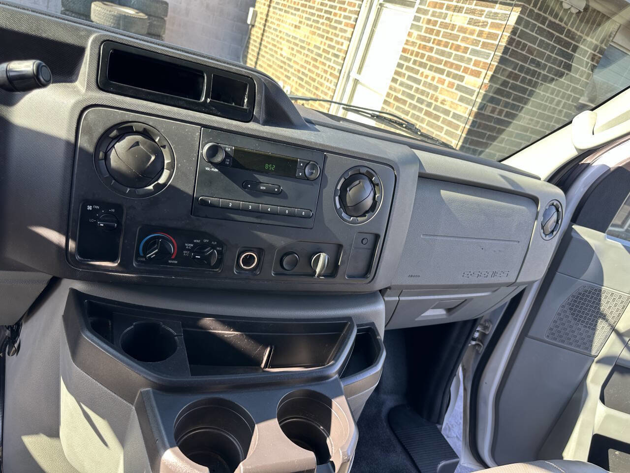 Used 2010 Ford E-150 and Econoline 150 image 17