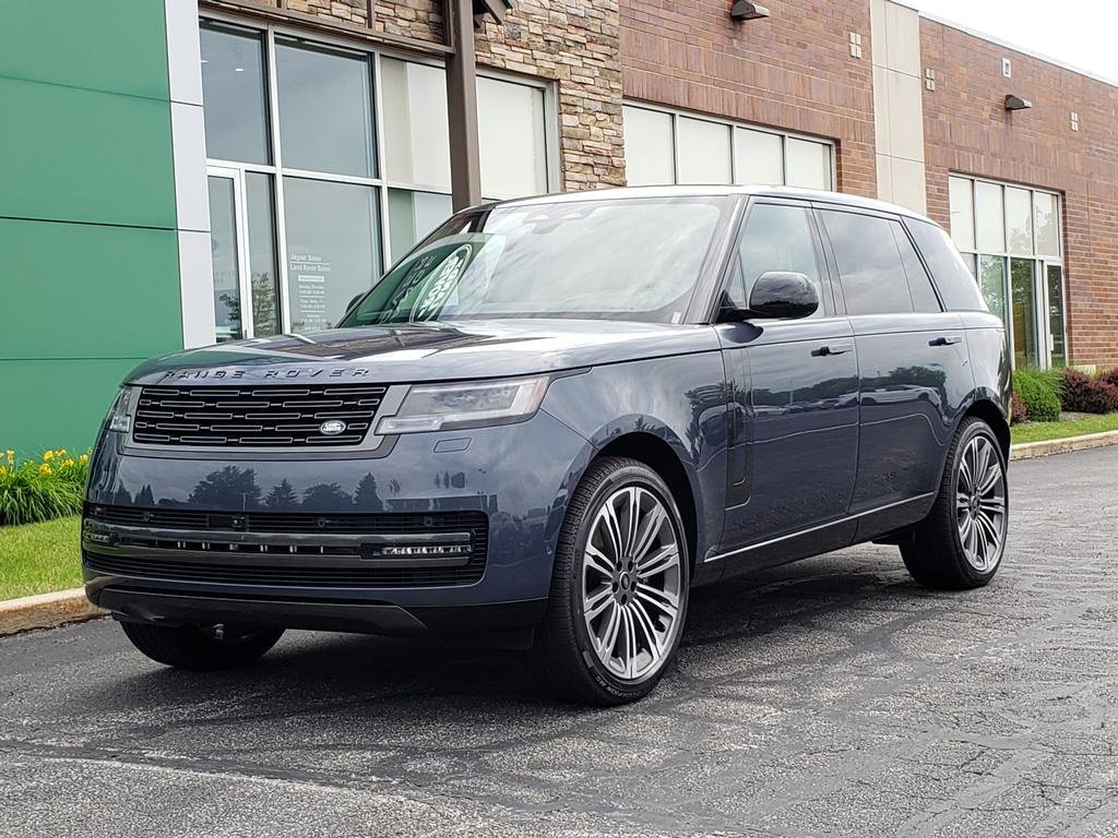 New 2025 Land Rover Range Rover Long Wheelbase SE