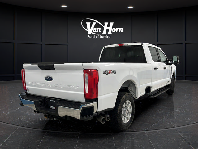 Used 2024 Ford F250 XLT AWD/4WD image 3