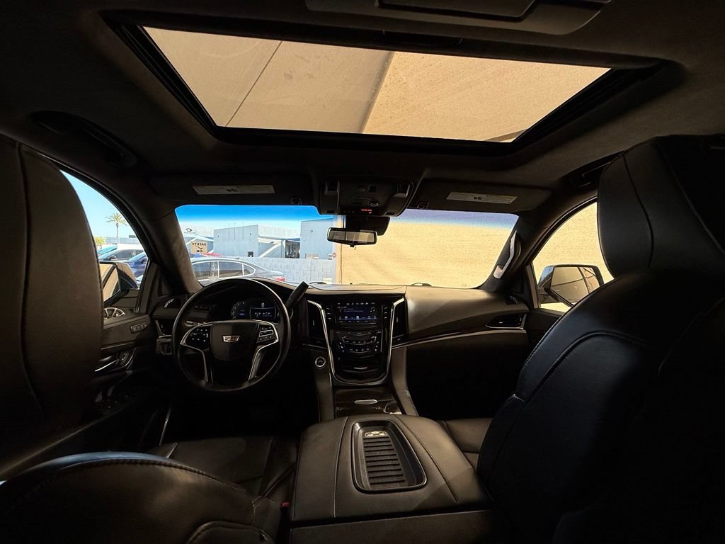 Used 2018 Cadillac Escalade Platinum AWD/4WD image 29