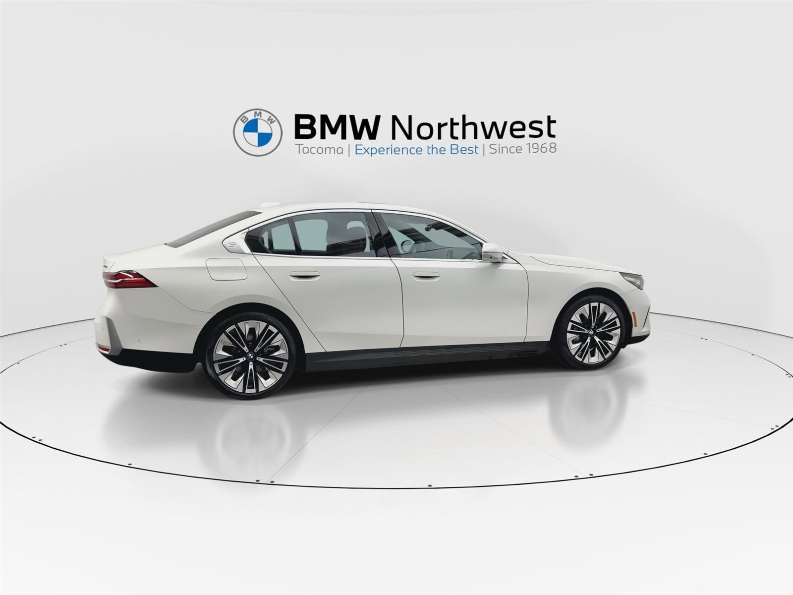 Used 2026 BMW i5 eDrive40 RWD image 4