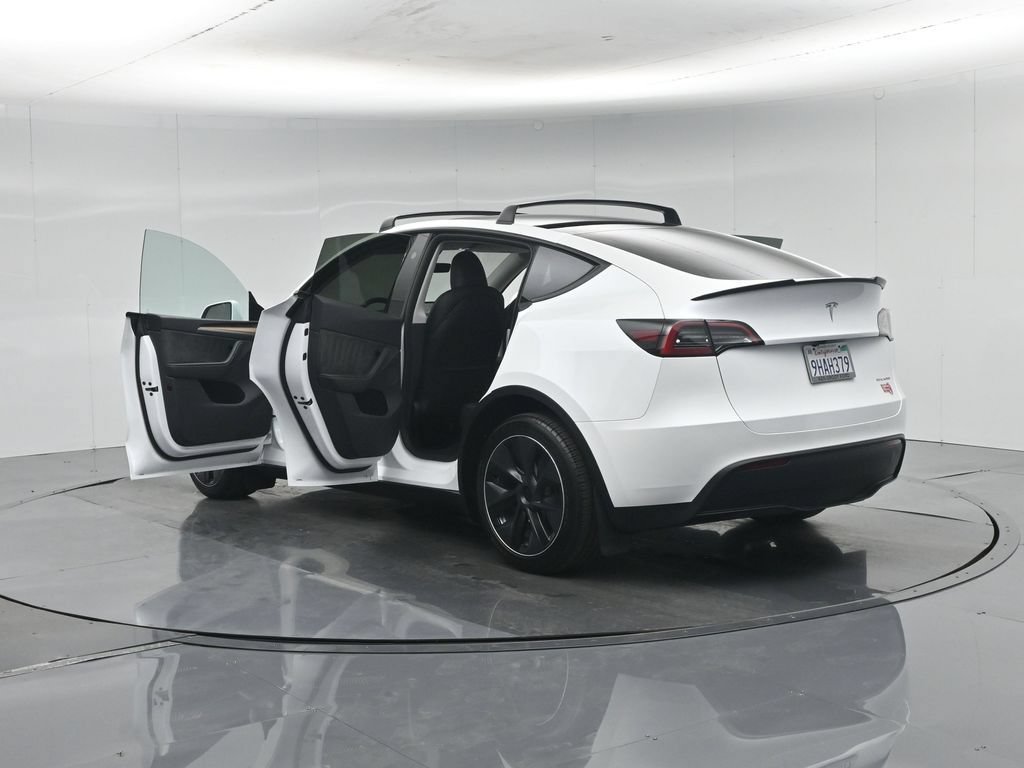 Used 2023 Tesla Model Y Long Range AWD/4WD image 31