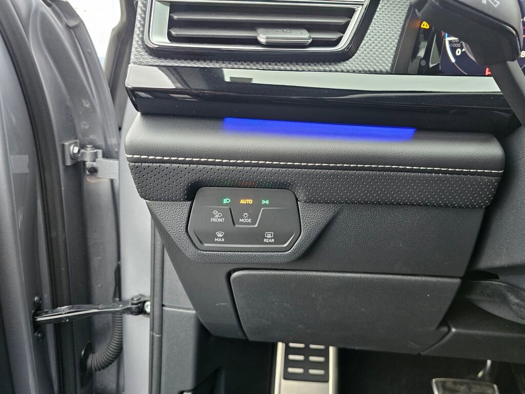 Used 2024 Volkswagen Atlas Cross Sport SEL Premium R-Line image 21