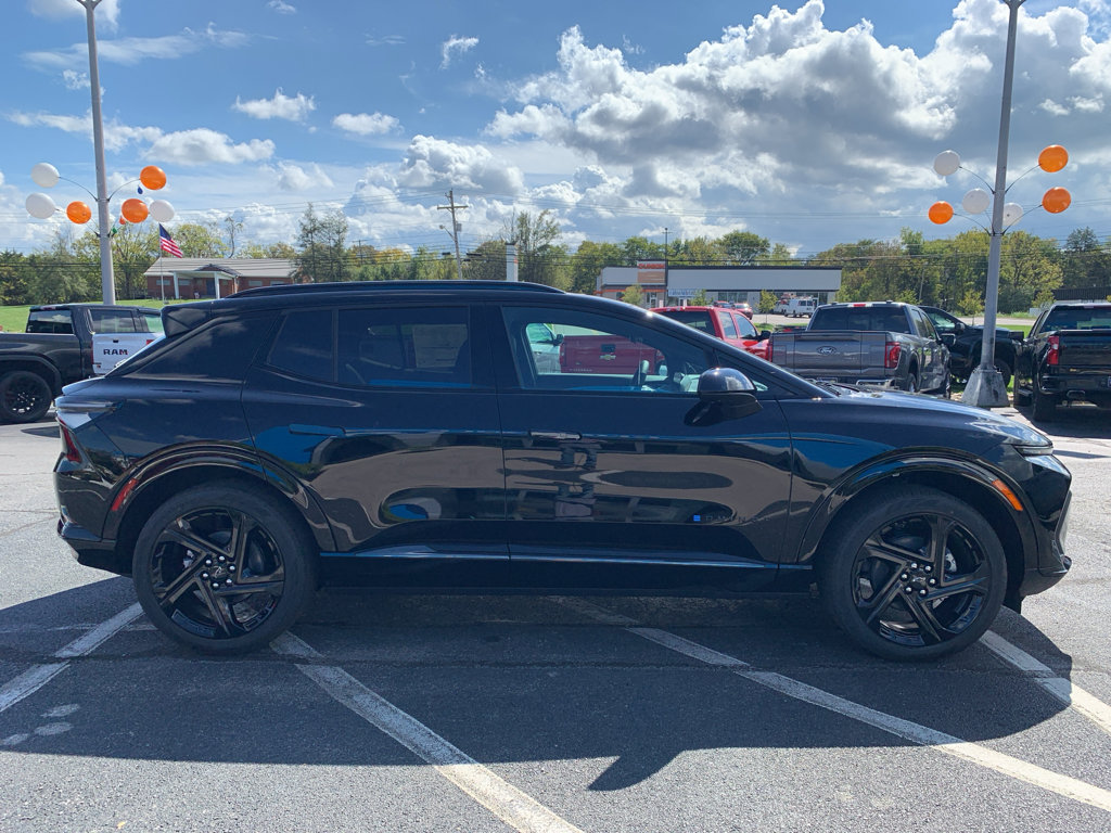 New 2026 Chevrolet Equinox EV RS image 3