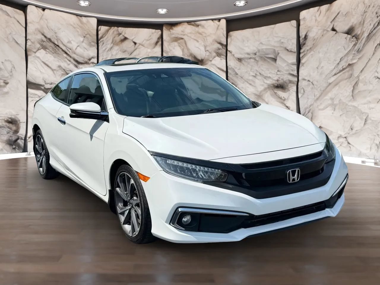 Used 2019 Honda Civic Touring image 1