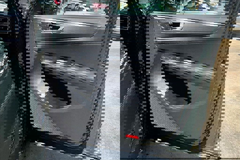 New 2026 Volkswagen Atlas Cross Sport SE image 28