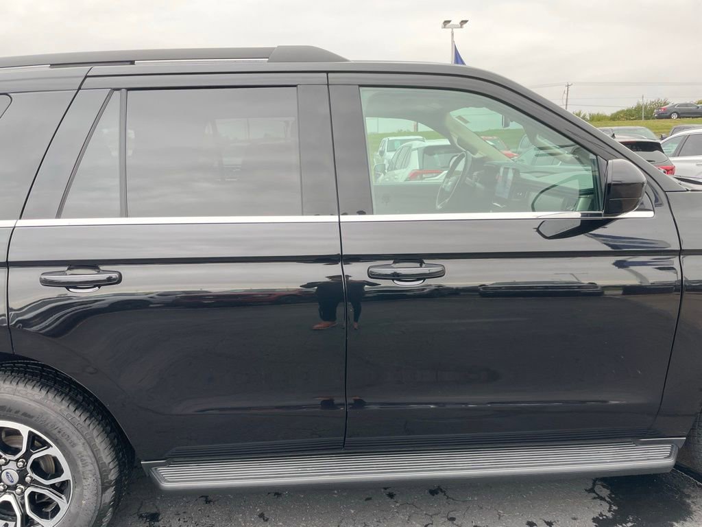 Used 2024 Ford Expedition XLT image 30