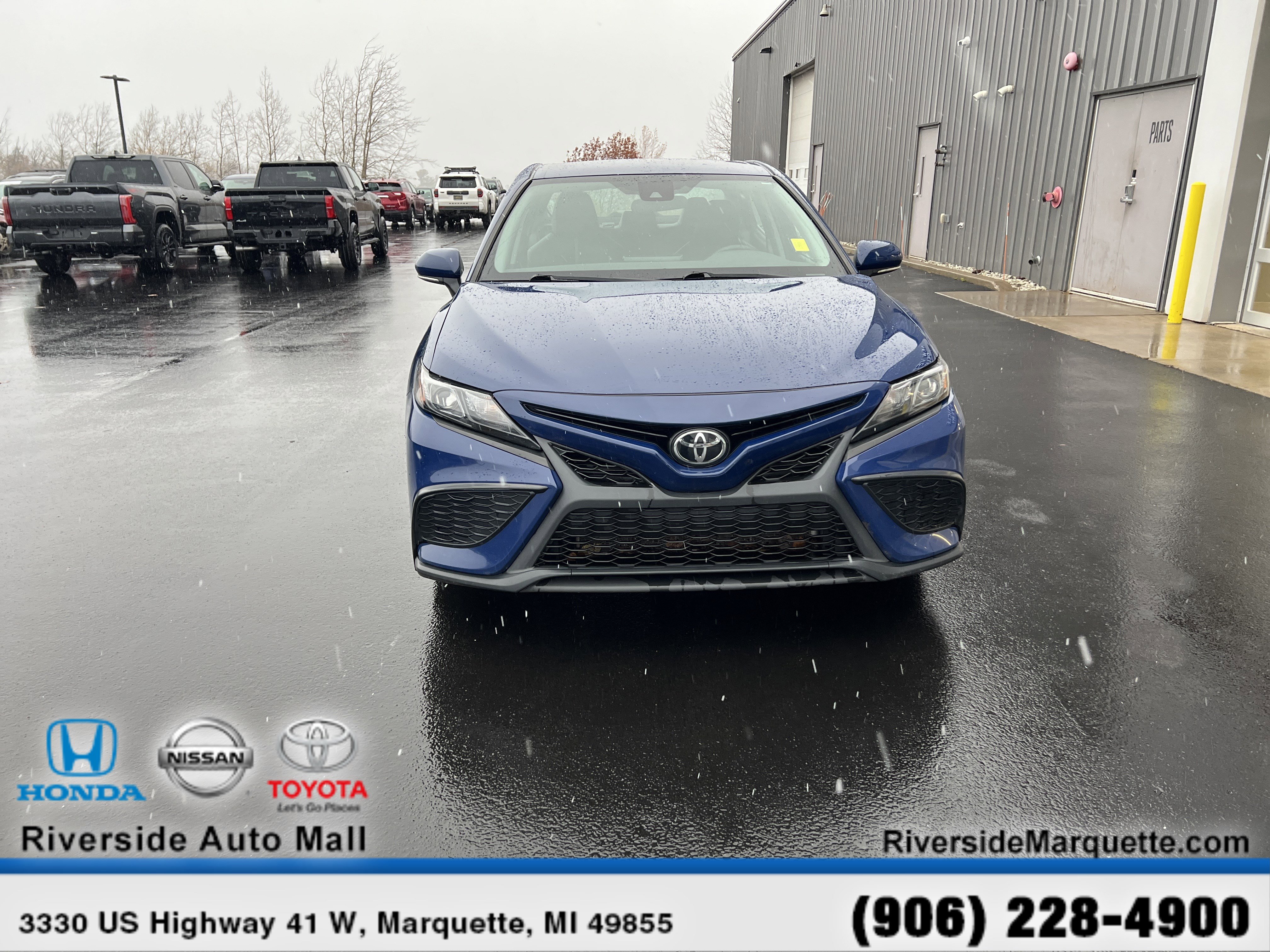 Used 2023 Toyota Camry SE image 2