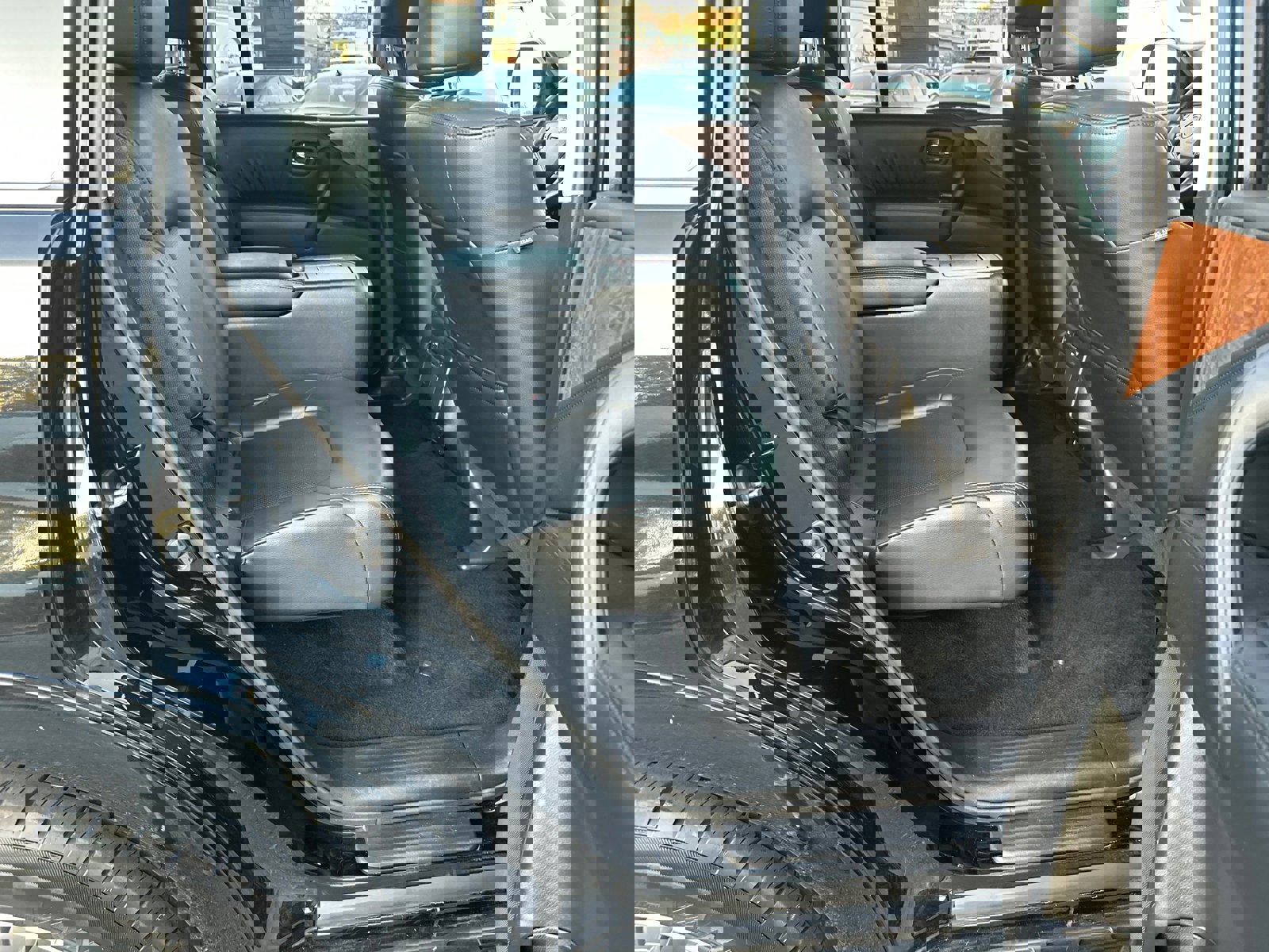 Used 2023 Nissan Armada SL w/ Captain's Chairs Package image 15