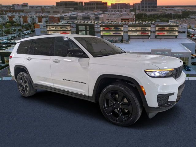 Used 2023 Jeep Grand Cherokee L Laredo RWD image 1