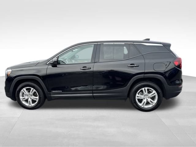 Used 2024 GMC Terrain SLE image 2
