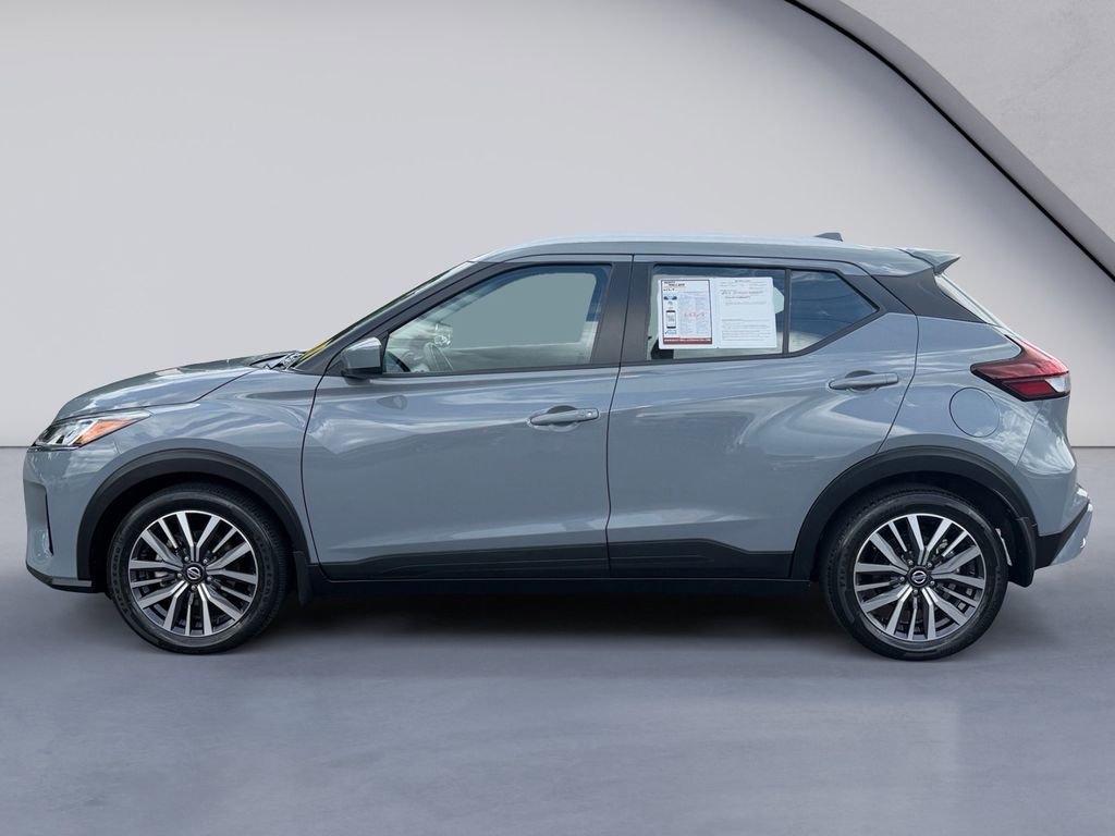 Used 2021 Nissan Kicks SV FWD image 2