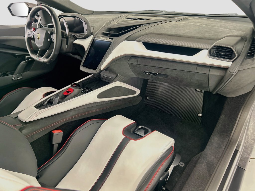 Used 2025 Lamborghini Revuelto AWD/4WD image 16