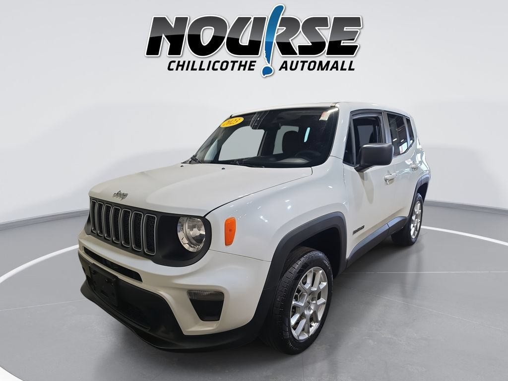 Used 2023 Jeep Renegade Latitude AWD/4WD image 1