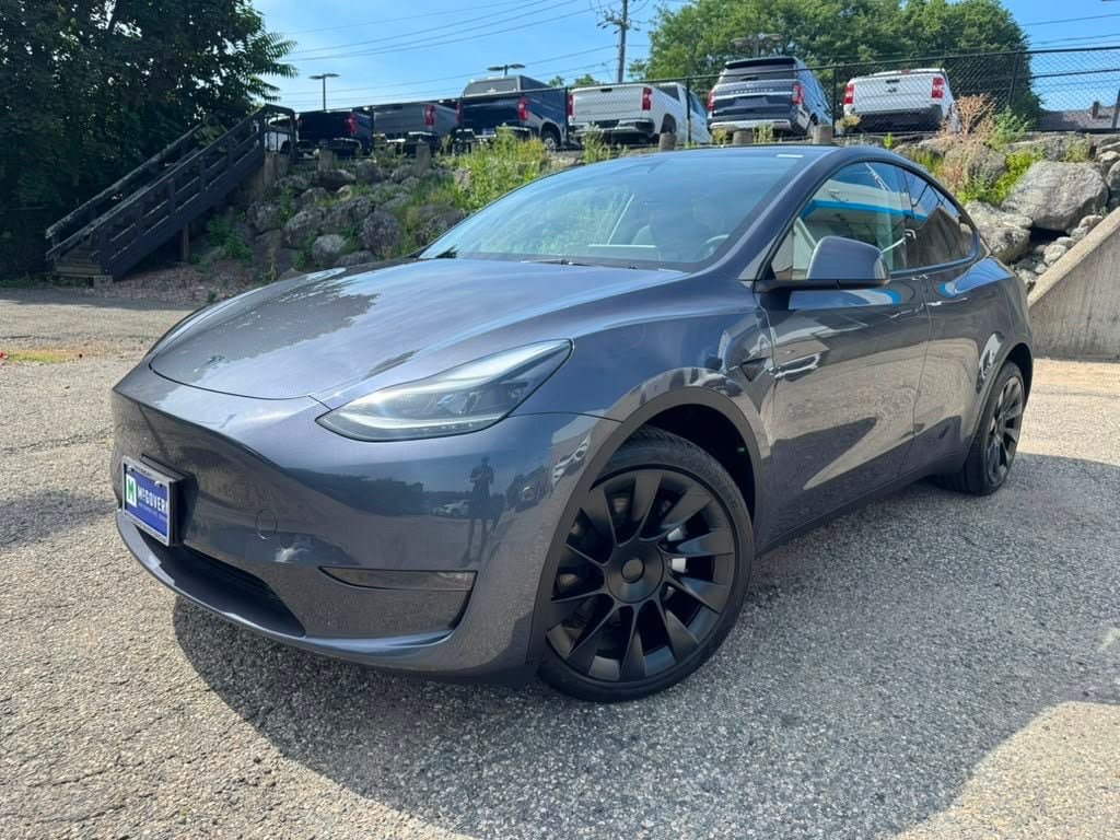 Used 2023 Tesla Model Y Long Range AWD/4WD image 2