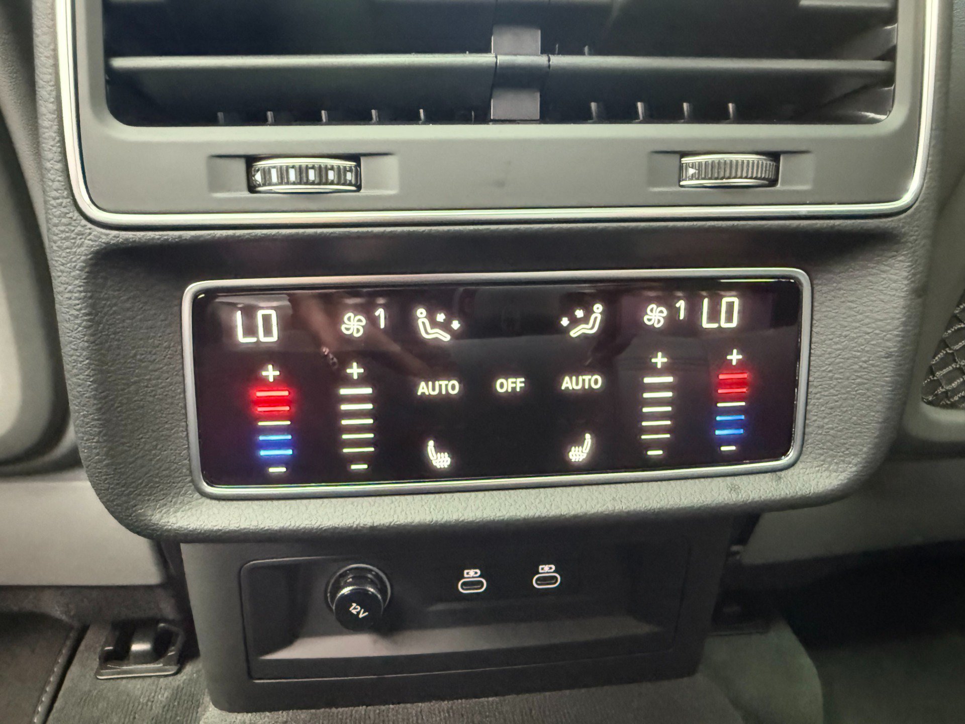Used 2024 Audi SQ8 Prestige AWD/4WD image 29