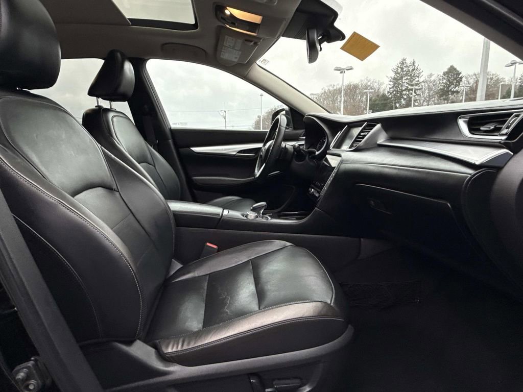 Used 2019 INFINITI QX50 Essential w/ Premium Heat Package image 19