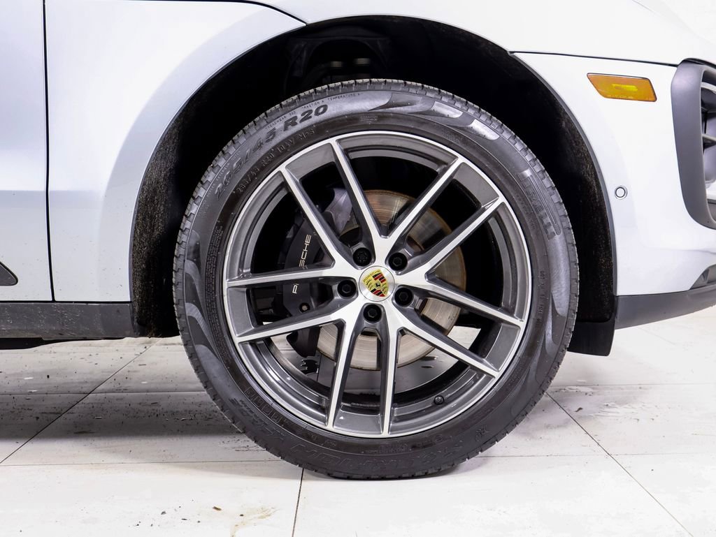 Certified 2024 Porsche Macan w/ Premium Plus Package image 27