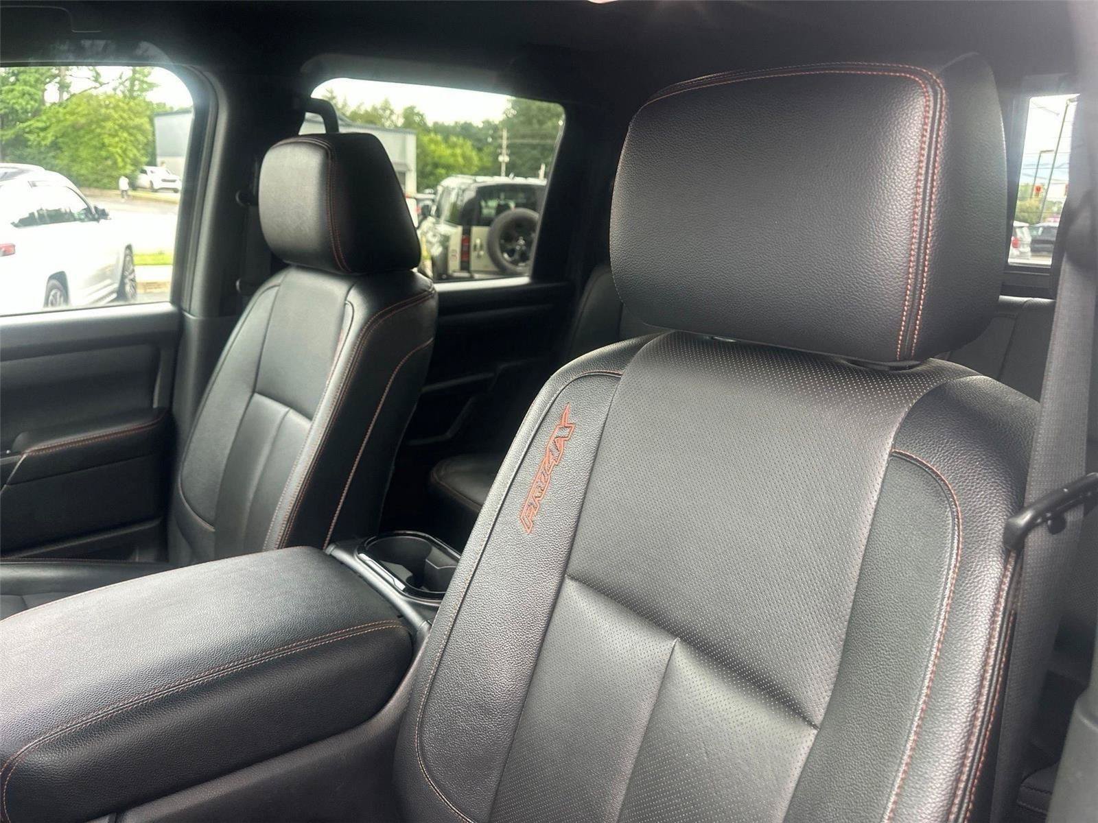 Used 2021 Nissan Titan PRO-4X w/ Pro-4x Convenience Package AWD/4WD image 25