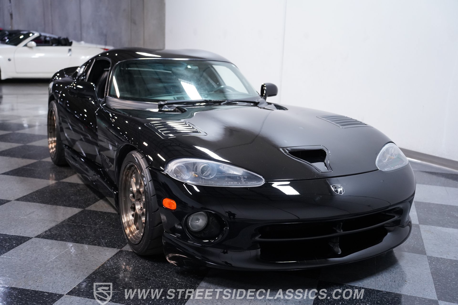 Used 2000 Dodge Viper GTS RWD image 14