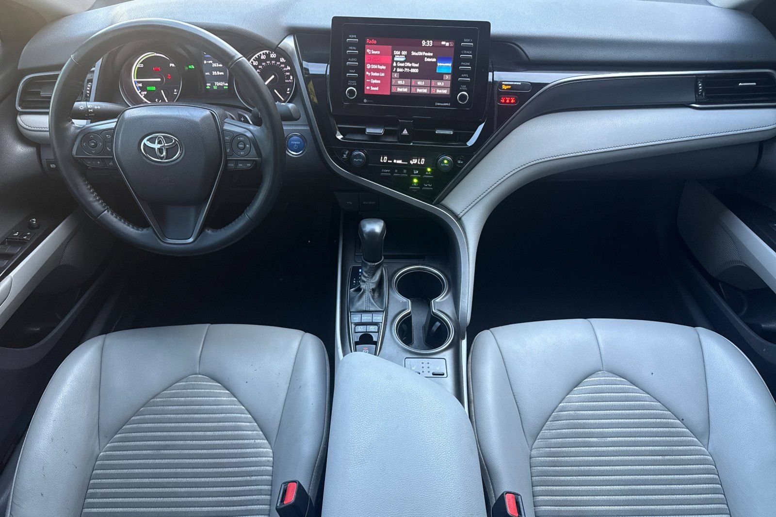 Used 2021 Toyota Camry SE w/ Cold Weather Package FWD image 15
