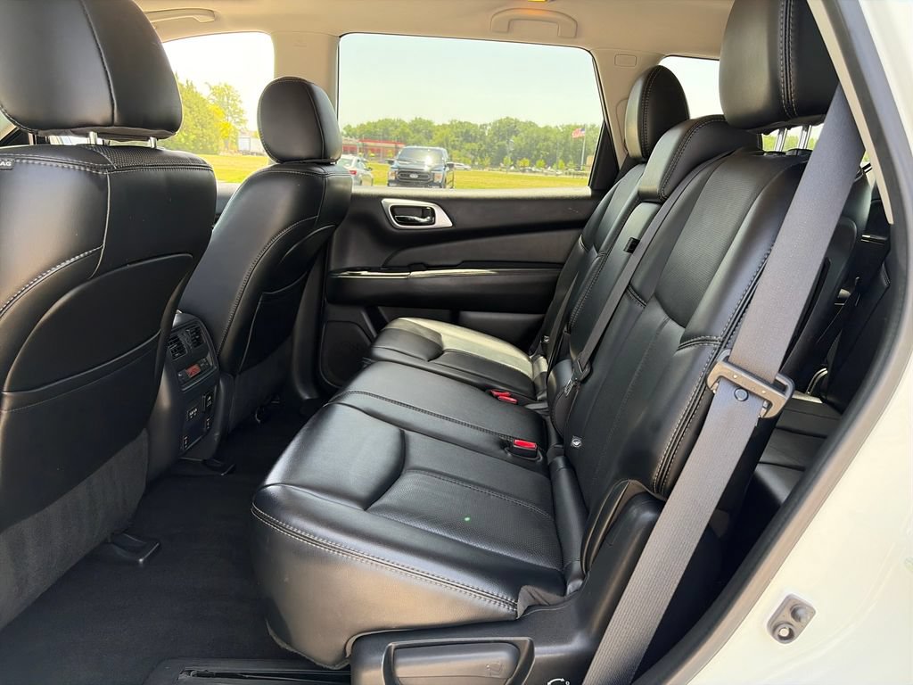 Used 2017 Nissan Pathfinder Platinum w/ Cargo Package AWD/4WD image 29