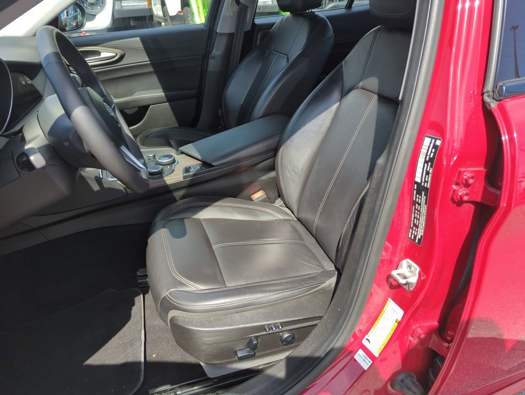 Used 2019 Alfa Romeo Giulia Ti image 12