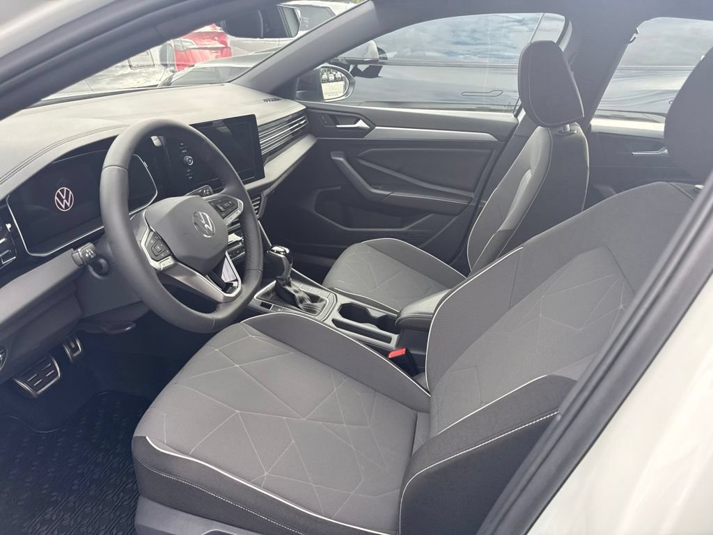Used 2026 Volkswagen Jetta Sport FWD image 3