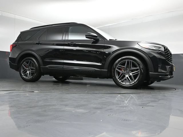 Certified 2025 Ford Explorer ST AWD/4WD image 39
