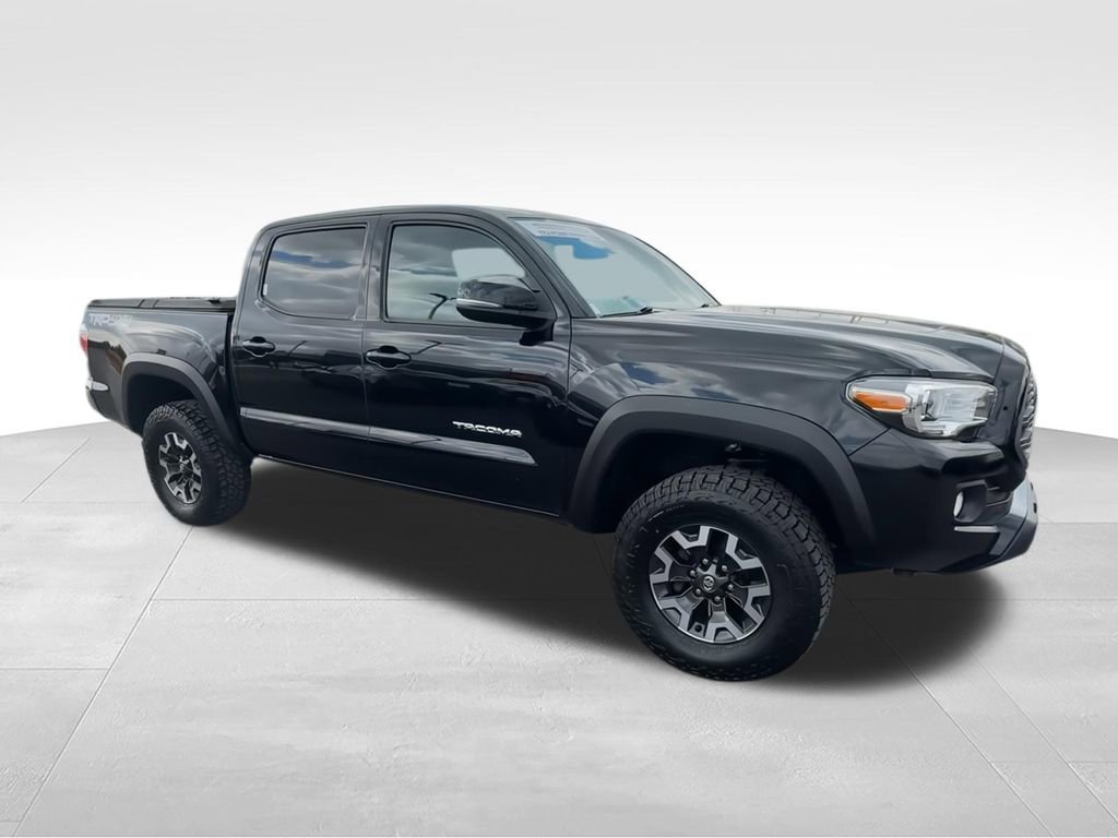 Used 2022 Toyota Tacoma TRD Off-Road AWD/4WD image 2