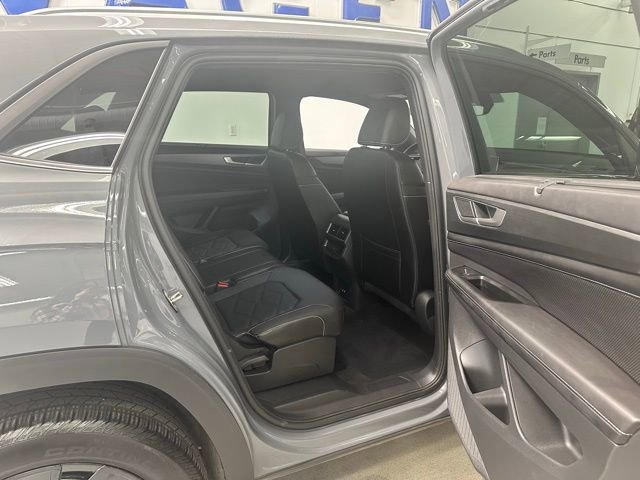 Used 2024 Volkswagen Atlas Cross Sport SE w/ Black Wheel Package AWD/4WD image 11