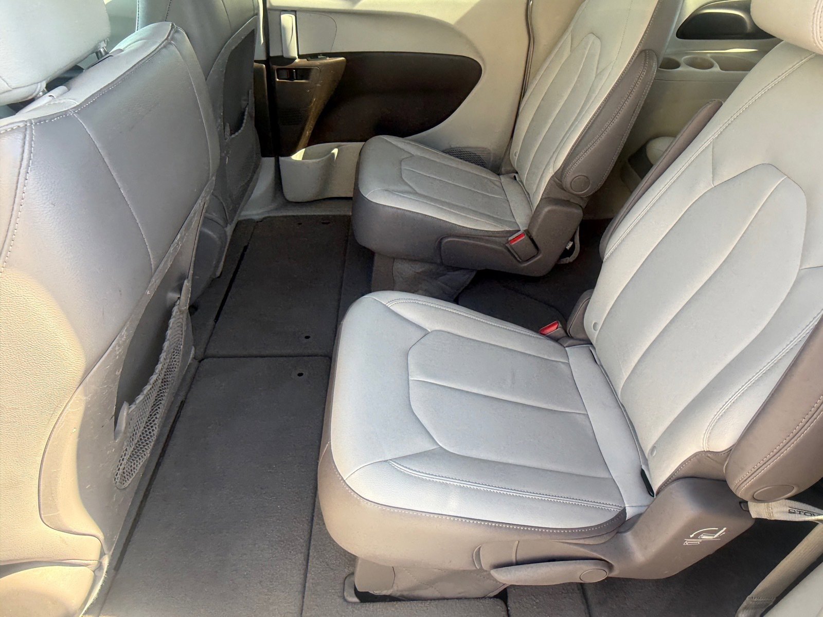 Used 2017 Chrysler Pacifica Touring-L w/ Tire & Wheel Group image 12