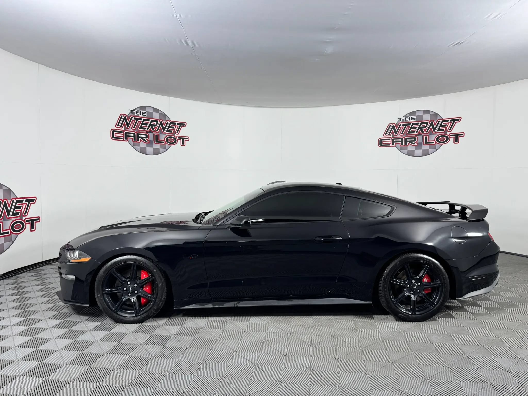 Used 2019 Ford Mustang GT Premium w/ Ford Safe & Smart Package RWD image 4