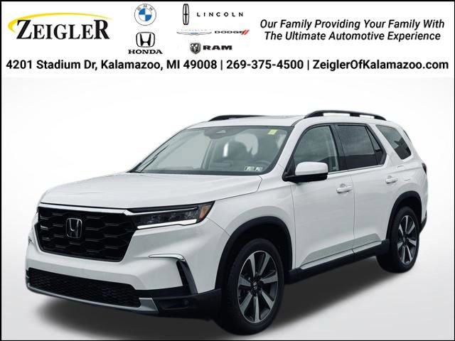 Used 2024 Honda Pilot Touring image 1