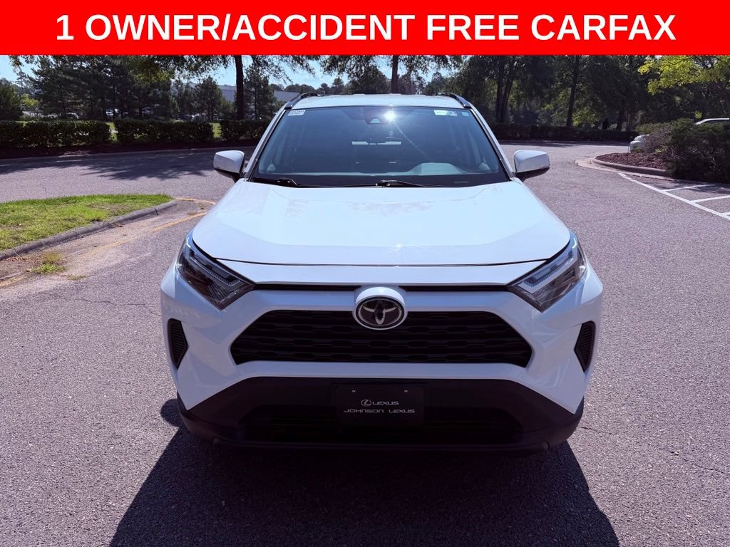 Used 2025 Toyota RAV4 XLE AWD/4WD image 2