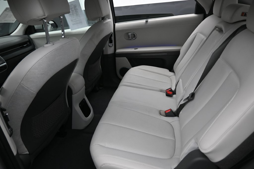 Used 2023 Hyundai Ioniq 5 Limited AWD/4WD image 30